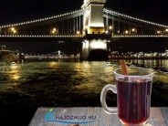 Téli sétahajó fűszeres, forralt borral