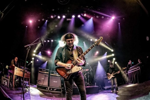   - JULIAN SAS, A SZÁRNYALÓ BLUES-ROCKER