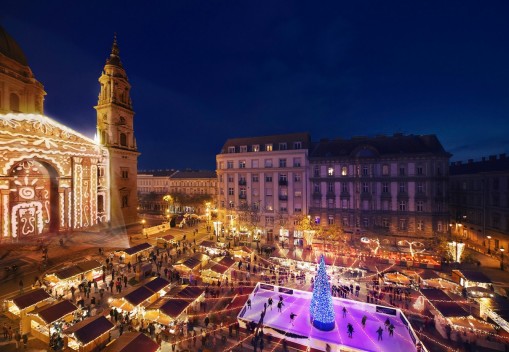 Adventi ünnep a Bazilika elött Budapesten  - Adventi Ünnep a Bazilikánál