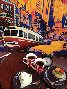   - Kávé-süti-adóbevallás a Tranzit Art Cafe-ban