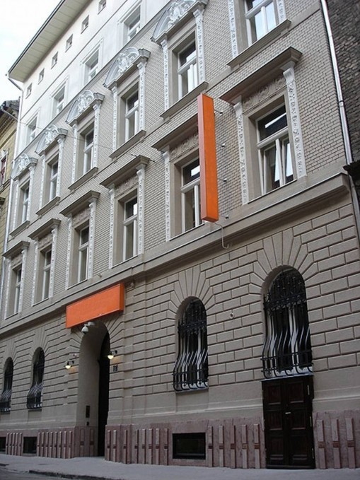   - EasyHotel Budapest Oktogon