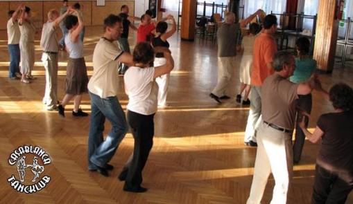 Kapcsold ki a hétköznapokat, stressz csökkentés tánccal!  - Felnőtt kezdő társastánc tanfolyam Óbudán hétfőn este