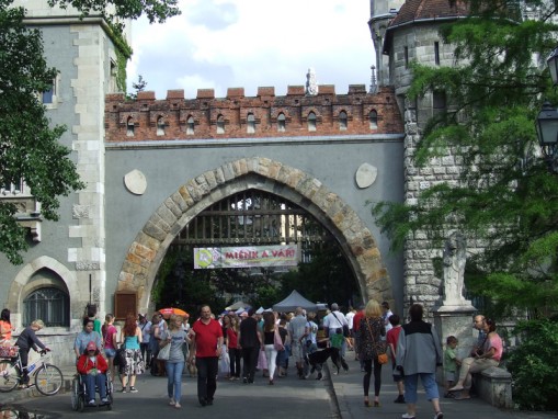 Családi program a Városligetben  - Kaland-Vár Játékkiállítás és -vásár