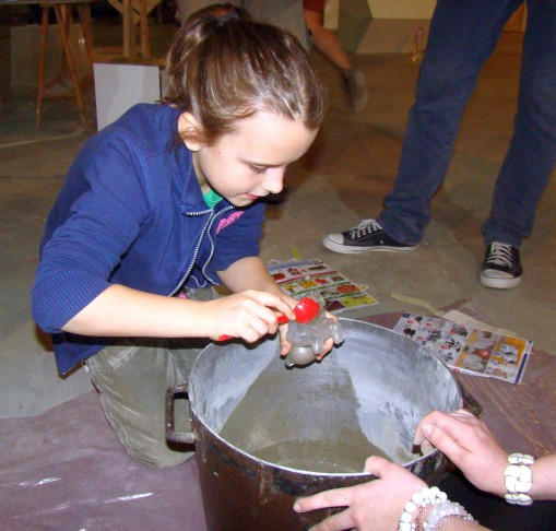   - Készíts magadnak betonrobotot! - ingyenes gyerekprogram